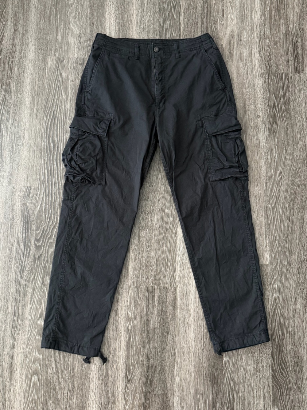 American Eagle Outfitters Men's Black Cargo Pants - Utility Pockets